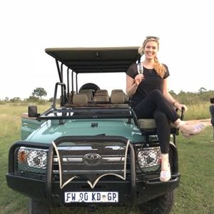 Meet your Posher, Stephanie